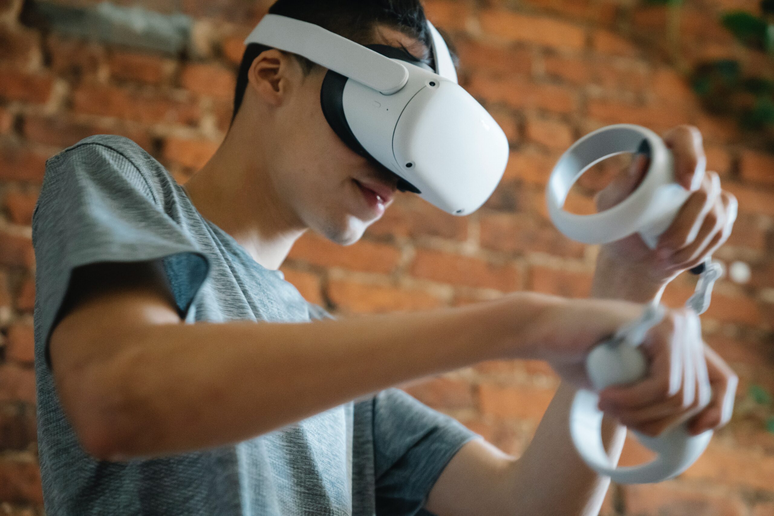 VR gaming med Oculus quest 2 elite strap och Oculus Rift S tillbehör